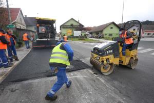ASFALTIRANJE UNEC 03 FOTO LJUBO VUKELIČ
